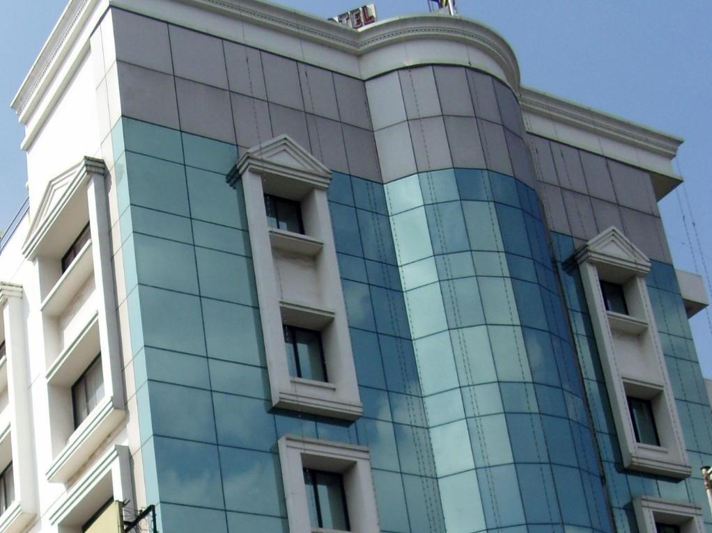 Hotel Chariot Chennai Exterior photo